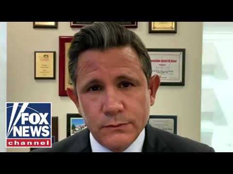 You are currently viewing Democratic senator warns party members ‘lost their course’