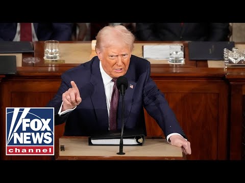 You are currently viewing Trump raises eyebrows with economic prediction: ‘We have to bear with him’