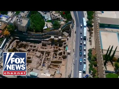 You are currently viewing Behind the Palace of King David from the Bible