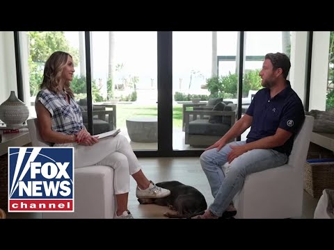 You are currently viewing MISS PEACHES: Dave Portnoy says his adopted pups changed his life