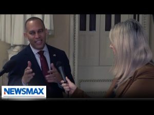 Read more about the article Hakeem Jeffries to Senate Democrats: ‘Stop this bill in its tracks’