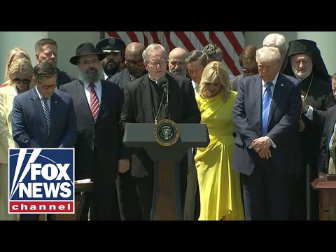 You are currently viewing Trump attends National Day of Prayer event