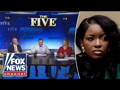 You are currently viewing ‘The Five’: Crockett downplays Democrat extremism