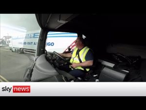 Read more about the article Supply crisis: Britain needs 150,000 HGV drivers