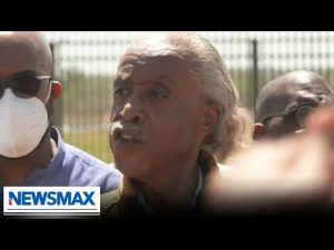 Read more about the article Al Sharpton heckled on border visit: “Nobody wants to hear your racist nonsense in Del Rio!”