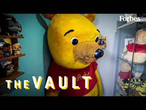 Read more about the article One Of The Rarest Winnie The Pooh Items In A Million-Dollar Collection Is A Parade Costume | Forbes