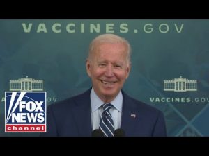 Read more about the article Biden receives third vaccine shot as confusion over booster shots continues