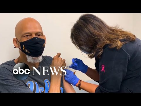 Read more about the article Kareem Abdul-Jabbar: NBA players refusing vaccines ‘very irresponsible’