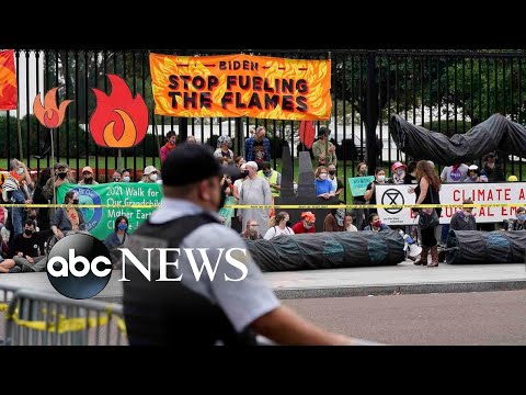 You are currently viewing White House protest, Queen Elizabeth, Columbus protest: World in Photos, Oct. 12