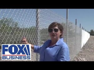 Read more about the article Bartiromo tours Texas border fence built to prevent migrants from crossing on residents’ property