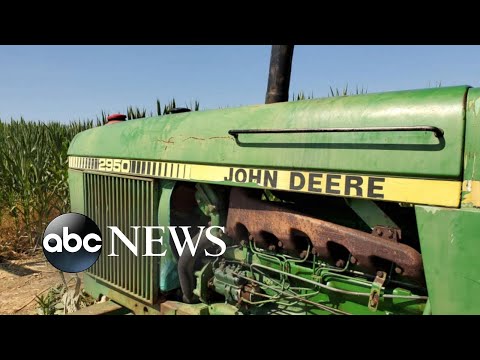 You are currently viewing Thousands of John Deere workers go on strike