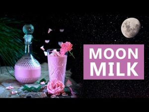 Read more about the article Drink “Moon Milk” At Night to Sleep Better and Lower Stress