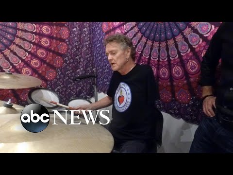 You are currently viewing Def Leppard drummer uses inspiring comeback to lift others