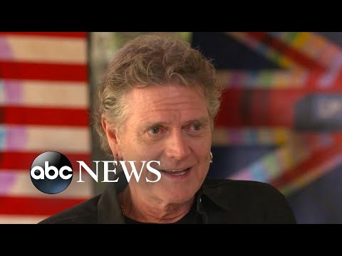 Read more about the article Drummer Rick Allen, who lost his left arm in an accident, turns to painting