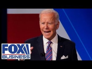 Read more about the article Biden says police officers, first responders should be fired for refusing vaccine