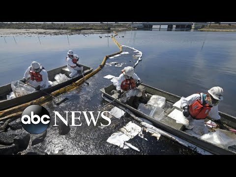 Read more about the article California crews race to contain massive oil spill