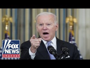 Read more about the article DeSantis reacts to Biden secretly forcing illegals into Florida