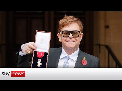 You are currently viewing Sir Elton John receives top honour from Prince Charles