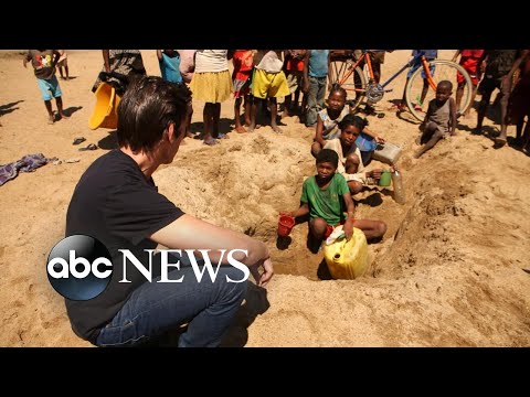 You are currently viewing David Muir reports on southern Madagascar on the brink of climate-induced famine