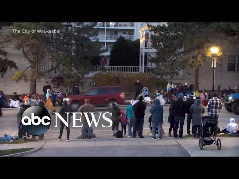 You are currently viewing SUV plows into Christmas parade in Wisconsin