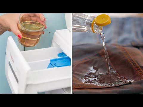 You are currently viewing 7 Brilliant Ways To Use Vinegar in Your Laundry Routine