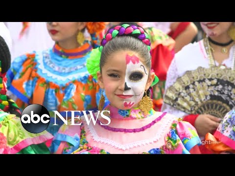 You are currently viewing Thousands pay tribute to life during Dia De Los Muertos, ‘The Day of the Dead’