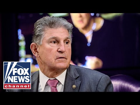 You are currently viewing Left-wing activists swarm Joe Manchin in DC parking garage