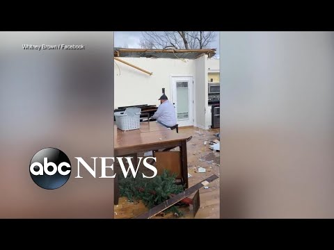 Read more about the article ‘My faith guides me’: Man plays piano in destroyed Kentucky home