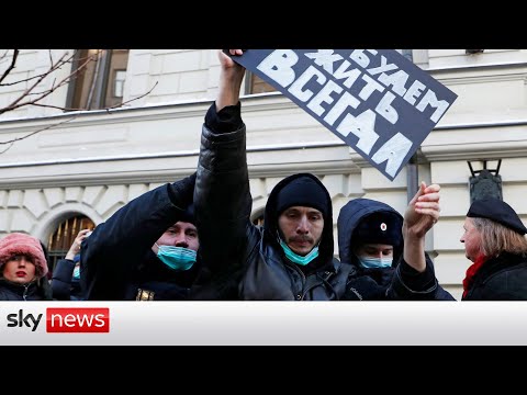 You are currently viewing Russia: Court orders closure of prominent human rights group