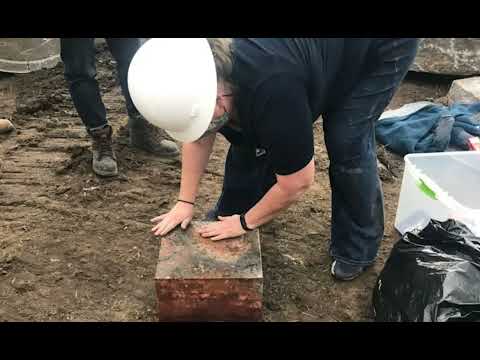 Read more about the article A Second Time Capsule Unexpectedly Found Hidden Beneath Richmond’s Robert E. Lee Statue