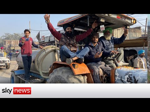 You are currently viewing India farmers end year-long protests saying ‘we will not be crushed’