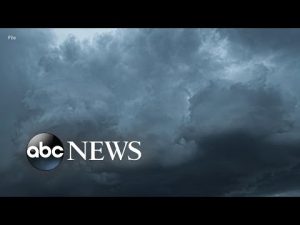 Read more about the article Man gives out food after deadly tornadoes in Kentucky town