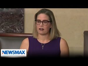 Read more about the article Kyrsten Sinema announces she will not eliminate the Senate filibuster