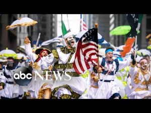 Read more about the article Mummers in Philadelphia, Colorado wildfires, Dutch protest: Week in Photos