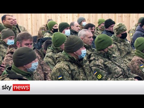 You are currently viewing Army reservists in Kiev rushing to their nation’s defence