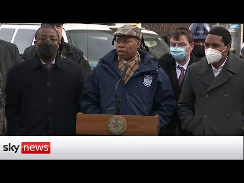 You are currently viewing New York City Mayor says the Bronx fire has left a ‘burning pain’ in the community