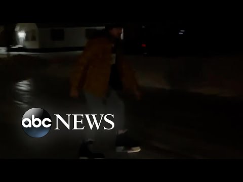 You are currently viewing Michigan man skates down icy road