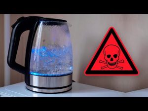 Read more about the article Does Reboiling Water Actually Make It Dangerous To Drink?