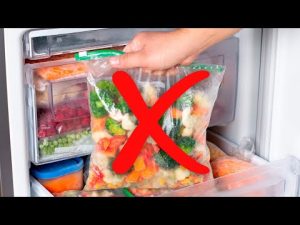 Read more about the article Don’t Store Your Vegetables in Plastic Bags, Here’s Why…