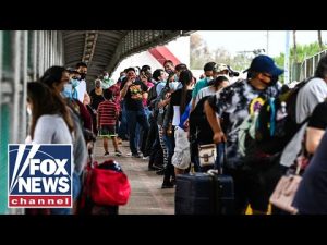 Read more about the article Video shows mass release of migrants into Texas