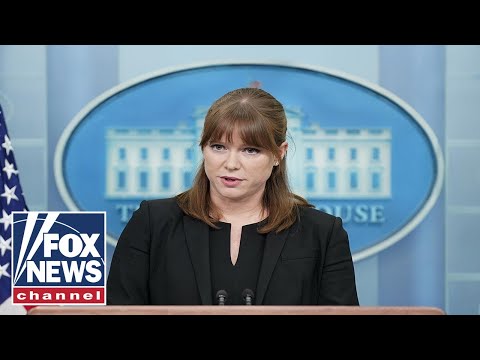 You are currently viewing Live: White House director of communication Kate Bedingfield holds a briefing