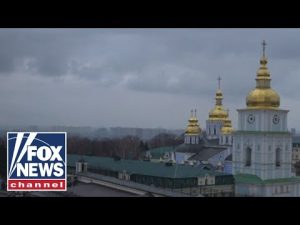 Read more about the article Ukrainian citizen describes life in Kyiv as Russia invades | Fox News Rundown