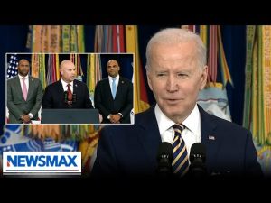 Read more about the article WATCH: Biden says Reps look like “they play ball,” “could bomb you” during veterans event speech