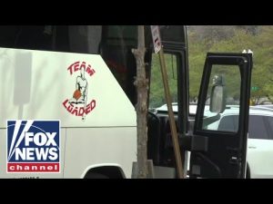 Read more about the article ‘The Five’ reacts to Texas bus of illegal immigrants arriving in DC