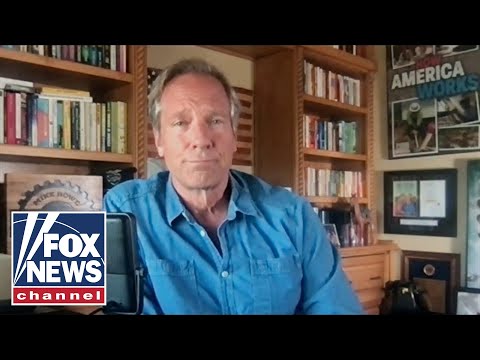 You are currently viewing Mike Rowe shadows NC police in new episode of Fox Business show