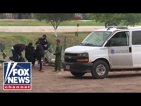 You are currently viewing Border patrol chief warns migrants of cartel dangers