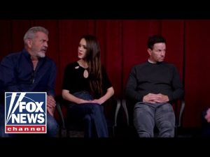 Read more about the article Ingraham Angle exclusive: Mel Gibson & Mark Wahlberg on new film ‘Father Stu’