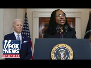 Read more about the article Live: Biden, Judge Ketanji Brown Jackson deliver remarks