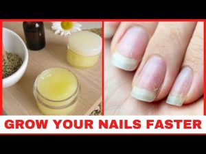 Read more about the article Coconut Oil and Rosemary: Base Coat to Strengthen and Grow Your Nails