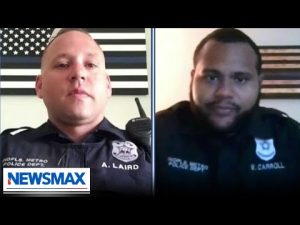 Read more about the article VIDEO: Police Officers rescue mother and children from burning building | ‘America Right Now’